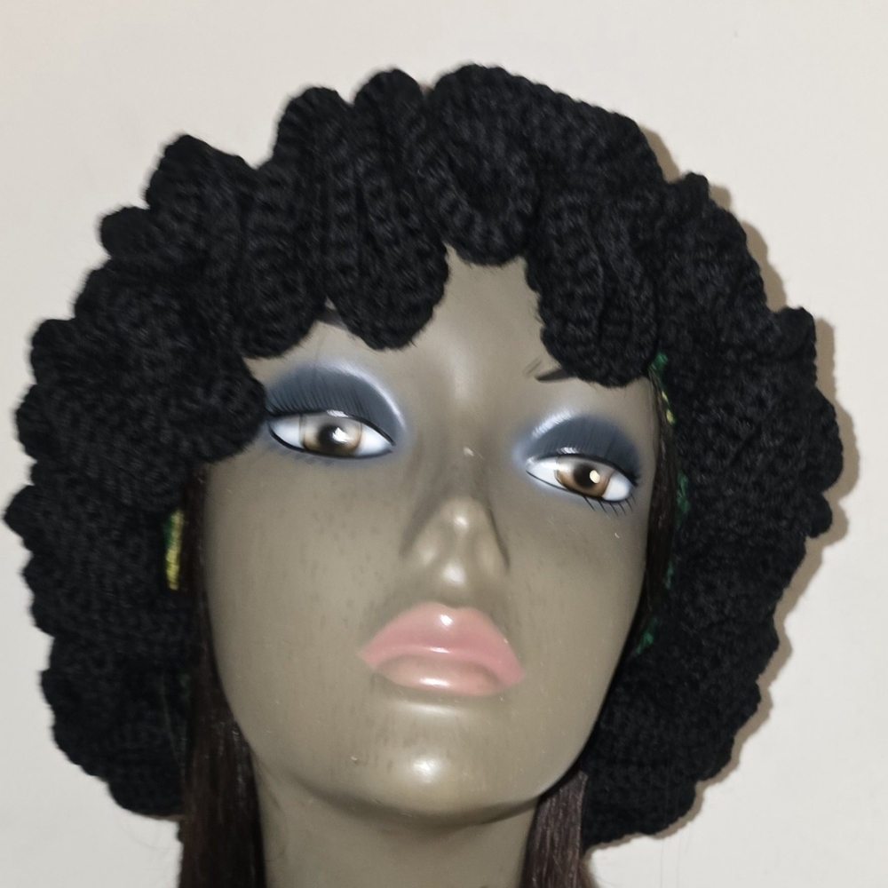 Crochet ruffle hat - Picture 4 of 5